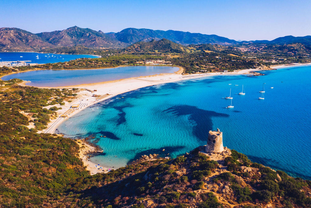 Spiaggia Porto Giunco a Villasimius in Sardegna con mare cristallino